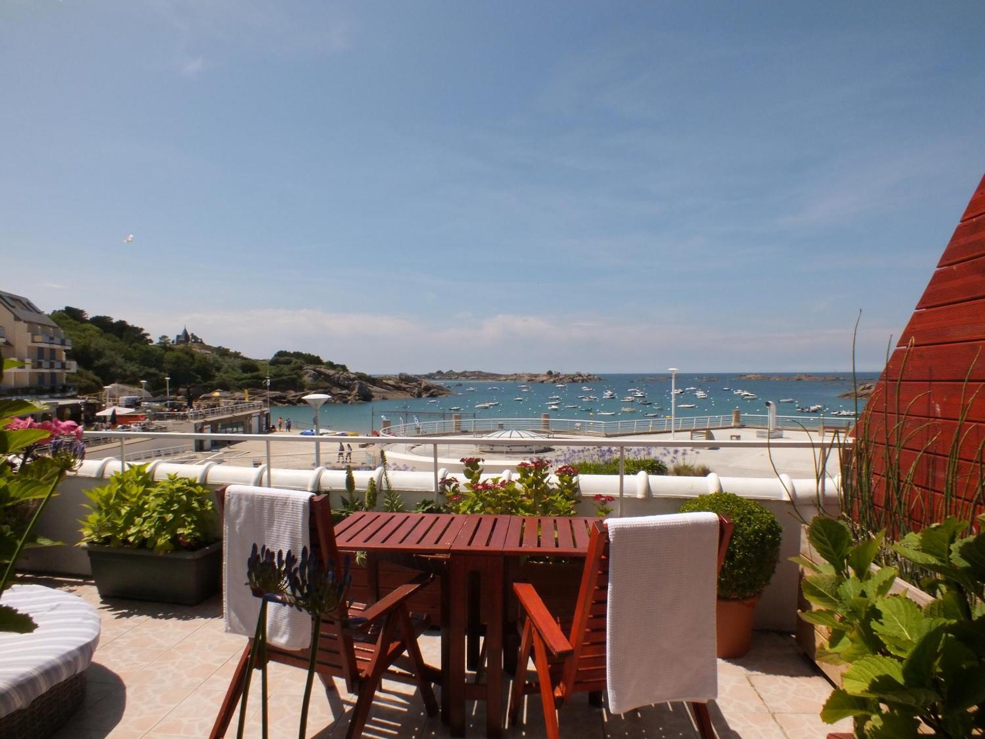 Trégastel Hotel - Restaurant - Salon De The Le Beausejour מראה חיצוני תמונה